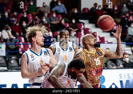 Jordan Theodore (Umana Reyer Venezia) während der Basketball EuroCup Meisterschaft Umana Reyer Venezia gegen Ratiopharm Ulm am 02. Februar 2022 im Palasport Taliercio in Venedig, Italien (Foto: Mattia Radoni/LiveMedia/NurPhoto) Stockfoto