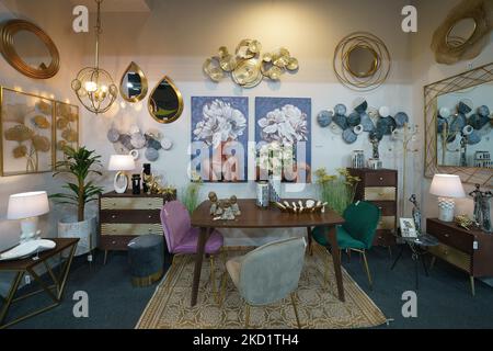 Dekorative Elemente werden auf der INTERGIFT 2022 International Decoration Exhibition auf der Ifema in Madrid gezeigt. 4. Februar 2022 in Madrid, Spanien (Foto von Oscar Gonzalez/NurPhoto) Stockfoto