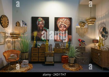 Dekorative Elemente werden auf der INTERGIFT 2022 International Decoration Exhibition auf der Ifema in Madrid gezeigt. 4. Februar 2022 in Madrid, Spanien (Foto von Oscar Gonzalez/NurPhoto) Stockfoto