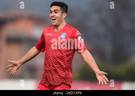 Alessandro Galeandro (U.C. AlbinoLeffe) feiert am 5. Februar 2022 im italienischen Fußballspiel der Serie C zwischen Feralpisalo und UC AlbinoLeffe im Lino Turina Stadium in Salo’ (BS), Italien, nach Tor 0-1. (Foto von Michele Maraviglia/NurPhoto) Stockfoto