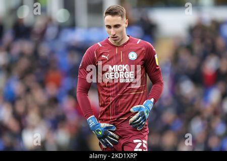 Steven Benda von Peterborough United während des Spiels der vierten Runde des Emirates FA Cup zwischen Peterborough United und den Queens Park Rangers im Weston Homes Stadium, Peterborough, am Samstag, den 5.. Februar 2022. (Foto von James Holyoak/MI News/NurPhoto) Stockfoto