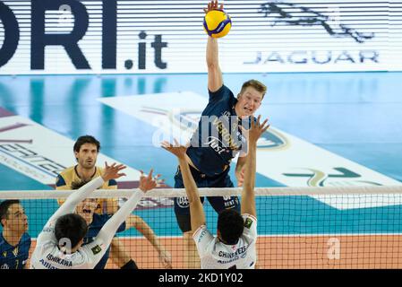 Pipe of Rok Movic - Verona Volley während der Volleyball Italienischen Serie A Männer Superliga Meisterschaft NBV Verona gegen Allianz Milano am 05. Februar 2022 auf dem AGSM Forum in Verona, Italien (Foto von Roberto Tommasini/LiveMedia/NurPhoto) Stockfoto