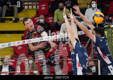 oleh plotnytskyi (n.17 SIR Safety conad perugia) während der Volleyball Italienischen Serie A Männer Superliga Meisterschaft Sir Safety Conad Perugia gegen Consar Ravenna am 05. Februar 2022 im PalaBarton in Perugia, Italien (Foto von Loris Cerquiglini/LiveMedia/NurPhoto) Stockfoto