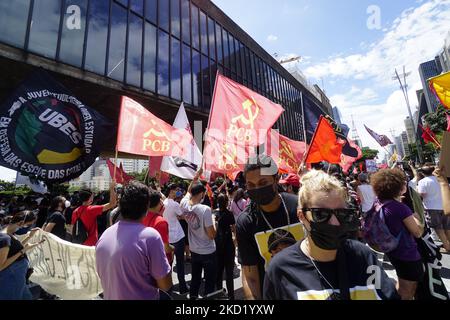 Menschen protestieren am 5 2022. Februar in Sao Paulo, Brasilien, gegen die Tötung des 24-jährigen kongolesischen Flüchtlings Moise Kabagambe. - Kabagambe wurde nach einem Streit in Rio de Janeiro am 24. Januar 2022 von drei Männern zu Tode geprügelt. (Foto von Cris FAGA/NurPhoto) Stockfoto