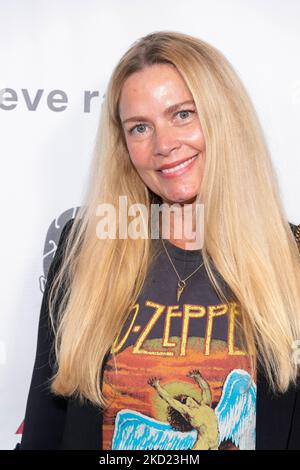 Hollywood, USA. 04.. November 2022. Anna Colona besucht den Rockfotografen Steve Rapport Fotoausstellung VIP-Empfang in der Musichead Gallery, Hollywood, CA, November 4. 2022 Credit: Eugene Powers/Alamy Live News Stockfoto