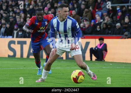 Luke Molyneux von Hartlepool United im Einsatz mit Tyrick Mitchell von Crystal Palace während des FA Cup-Spiels zwischen Crystal Palace und Hartlepool United am Samstag, 5.. Februar 2022 im Selhurst Park, London. (Foto von Mark Fletcher/MI News/NurPhoto) Stockfoto