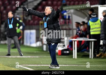 Dan Petrescu, Cheftrainer des CFR Cluj, während des CFR Cluj vs UTA Arad, rumänische Liga 1, Dr. Constantin Radulescu Stadium, Cluj-Napoca, Rumänien, 08. Februar 2022 (Foto: Flaviu Buboi/NurPhoto) Stockfoto