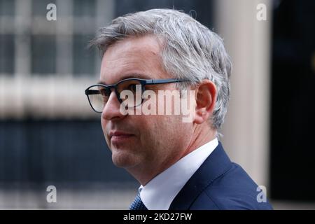 Der österreichische Finanzminister Magnus Brunner spricht am 9. Februar 2022 in der Downing Street in London, England, zu den Medien. (Foto von David Cliff/NurPhoto) Stockfoto