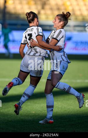 Parma, Italien. 05.. November 2022. Lisa Boattin vom FC Juventus feiert das Tor von 1-1 während des italienischen supercup-Finales der Frauen zwischen dem FC Juventus und AS Roma im Ennio Tardini-Stadion in Parma (Italien) am 5.. November 2022. Foto Andrea Staccioli/Insidefoto Kredit: Insidefoto di andrea staccioli/Alamy Live News Stockfoto