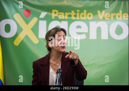 Die französisch-kolumbianische Politikerin Ingrid Betancourt von der politischen Partei Partido Verde Oxigeno spricht während einer Pressekonferenz über ihre Kandidatur für den Präsidentschaftskandidatur am 9. Februar 2022 im Hauptquartier der politischen Partei in Bogota, Kolumbien. Kolumbien soll am 29. Mai seine Präsidentschaftswahlen abhalten. (Foto von Sebastian Barros/NurPhoto) Stockfoto