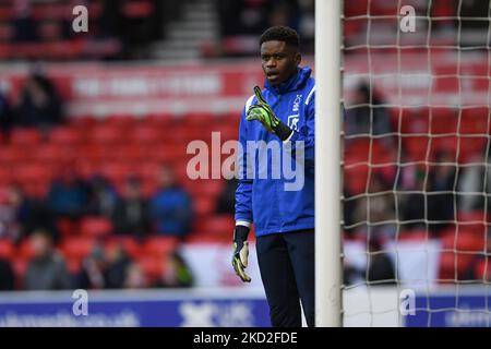 Torhüter Brice Samba im Nottingham Forest während des Sky Bet Championship-Spiels zwischen Nottingham Forest und Stoke City am City Ground, Nottingham, am Samstag, 12.. Februar 2022. (Foto von Jon Hobley/ MI News/NurPhoto) Stockfoto