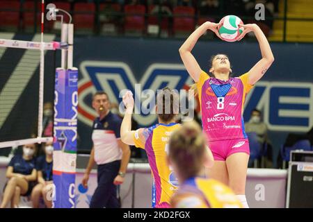 ALESSIA ORRO (Vero Volley Monza) im Einsatz beim Volleyball Italian Serie A1 Frauenspiel Vero Volley Monza gegen Savino Del Bene Scandicci am 12. Februar 2022 in der Arena di Monza in Monza (MB), Italien (Foto: Valerio Origo/LiveMedia/NurPhoto) Stockfoto