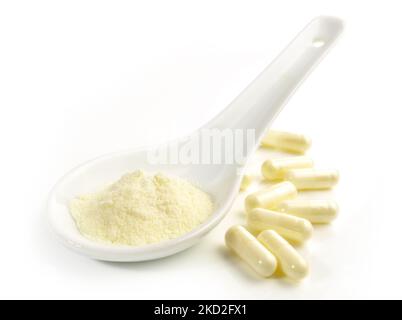 Alpha-Liponsäure mit Kapseln isoliert auf weißem Hintergrund - gesunde Ernährung Stockfoto
