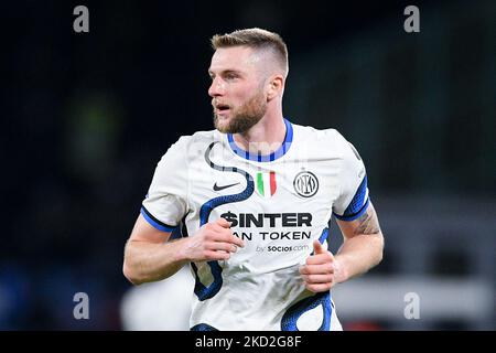 Milan Skriniar vom FC Internazionale sieht während des Serie-A-Spiels zwischen SSC Napoli und FC Internazionale am 12. Februar 2022 im Stadio Diego Armando Maradona, Neapel, Italien, aus. (Foto von Giuseppe Maffia/NurPhoto) Stockfoto