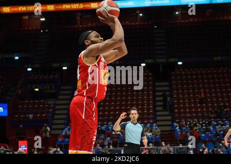 Tyrique Jones (Carpegna Pesaro) während der italienischen Basketball A Serie Championship A X Armani Exchange Milano gegen Carpegna Prosciutto Pesaro am 13. Februar 2022 im Mediolanum Forum in Mailand, Italien (Foto: Savino Paolella/LiveMedia/NurPhoto) Stockfoto