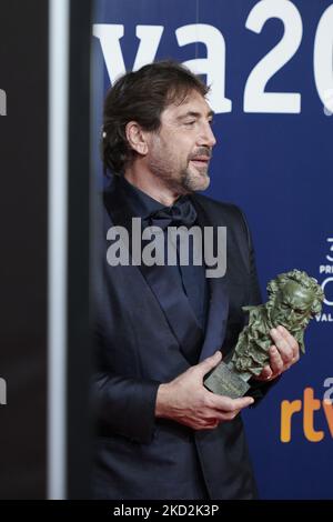 Javier Bardem nimmt an den Goya Cinema Awards 2022 Red Carpet im „Palau de les Arts“ in Valencia, Spanien Teil (Foto: Carlos Dafonte/NurPhoto) Stockfoto