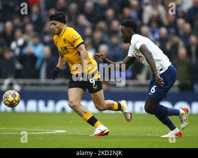 Wolverhampton Wanderers' Raul Jimenez während der Premier League zwischen Tottenham Hotspur und Wolverhampton Wanderers am 13.. Februar 2022 im Tottenham Hotspur Stadion in London, England (Foto by Action Foto Sport/NurPhoto) Stockfoto