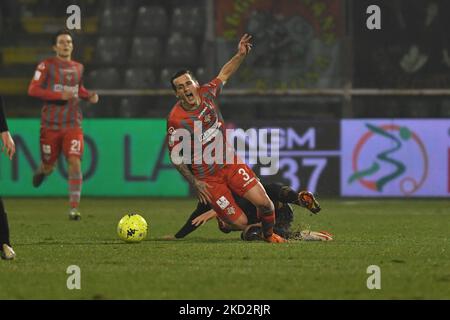 Emanuele Valeri (Cremonese) beim Spiel der italienischen Fußball-Serie B US Cremonese gegen Parma Calcio am 15. Februar 2022 im Stadio Giovanni Zini in Cremona, Italien (Foto: Alessio Tarpini/LiveMedia/NurPhoto) Stockfoto