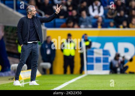 Sinsheim, Deutschland. 05.. November 2022. Fußball: Bundesliga, TSG 1899 Hoffenheim - RB Leipzig, Matchday 13, PreZero Arena. Leipzig-Coach Marco Rose Gesten. Kredit: Tom Weller/dpa - WICHTIGER HINWEIS: Gemäß den Anforderungen der DFL Deutsche Fußball Liga und des DFB Deutscher Fußball-Bund ist es untersagt, im Stadion und/oder vom Spiel aufgenommene Fotos in Form von Sequenzbildern und/oder videoähnlichen Fotoserien zu verwenden oder zu verwenden./dpa/Alamy Live News Stockfoto