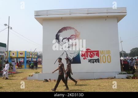 Die nationale Buchmesse namens Ekushey Boi Mela, in Dhaka, Bangladesch, am 18. Februar 2022. (Foto von Mamunur Rashid/NurPhoto) Stockfoto