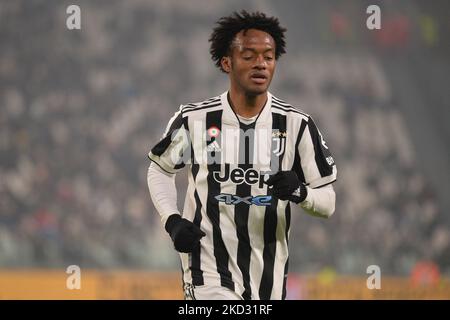Juan Cuadrado vom FC Juventus während des Fußballmatches der Serie A zwischen dem FC Juventus und dem FC Turin im Allianz Stadium am 18. Februar 2022 in Turin, Italien (Foto von Alberto Gandolfo/NurPhoto) Stockfoto