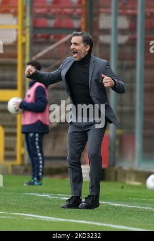 Pecchia fabio (Trainer uns cremonesen) beim Spiel der italienischen Fußballserie B AC Perugia gegen US Cremonese am 19. Februar 2022 im Stadio Renato Curi in Perugia, Italien (Foto: Loris Cerquiglini/LiveMedia/NurPhoto) Stockfoto