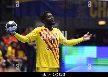 Dika Mem in Aktion beim EHF Champions League Men-Spiel zwischen Dinamo Bukarest und Barca am Donnerstag, den 17. februar 2022, in Bukarest, Rumänien. (Foto von Alex Nicodim/NurPhoto) Stockfoto