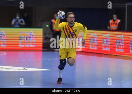 Luka Cundric in Aktion beim EHF Champions League Men-Spiel zwischen Dinamo Bukarest und Barca am Donnerstag, 17. februar 2022, in Bukarest, Rumänien. (Foto von Alex Nicodim/NurPhoto) Stockfoto