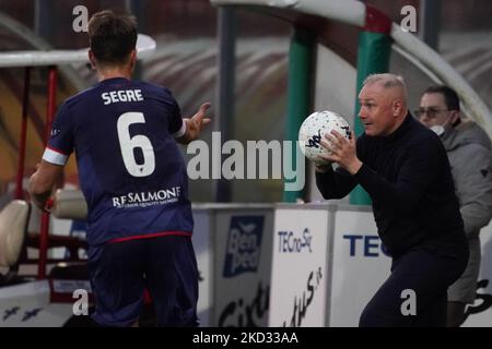 massimiliano alvini (Trainer perugia calcio) beim Spiel der italienischen Fußballserie B AC Perugia gegen US Cremonese am 19. Februar 2022 im Stadio Renato Curi in Perugia, Italien (Foto: Loris Cerquiglini/LiveMedia/NurPhoto) Stockfoto