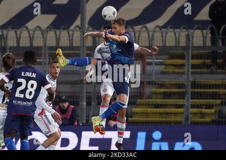 De luca manuel (n. 09 perugia calcio) während des Spiels der italienischen Fußball-Serie B AC Perugia gegen US Cremonese am 19. Februar 2022 im Stadio Renato Curi in Perugia, Italien (Foto: Loris Cerquiglini/LiveMedia/NurPhoto) Stockfoto