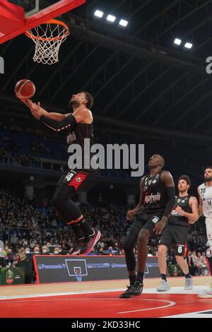 Kyle Weems (Virtus Segafredo Bologna) während des Italienischen Basketball Cup Männer Finales Acht - Halbfinale - Bertram Derthona Tortona gegen Virtus Segafredo Bologna am 19. Februar 2022 in der Virtfrigo Arena in Pesaro, Italien (Foto von Savino Paolella/LiveMedia/NurPhoto) Stockfoto