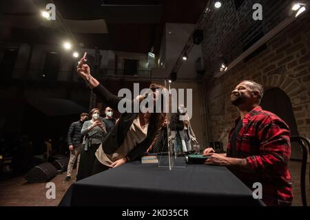 Fabio Volo, italienischer Moderator, Schauspieler und Schriftsteller, ehemalige Hyena von Italia Uno, traf seine Leser in Palermo im Real Teatro Santa Cecilia, um seinen neuesten Roman „A New life“ zu präsentieren, der von Mondadori veröffentlicht wurde. Italien, Sizilien, Palermo, 20. Februar 2022. (Foto von Francesco Militello Mirto/NurPhoto) Stockfoto