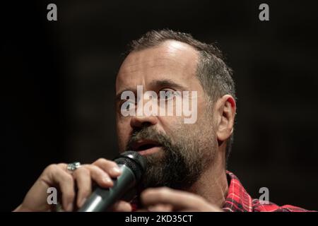 Fabio Volo, italienischer Moderator, Schauspieler und Schriftsteller, ehemalige Hyena von Italia Uno, traf seine Leser in Palermo im Real Teatro Santa Cecilia, um seinen neuesten Roman „A New life“ zu präsentieren, der von Mondadori veröffentlicht wurde. Italien, Sizilien, Palermo, 20. Februar 2022. (Foto von Francesco Militello Mirto/NurPhoto) Stockfoto