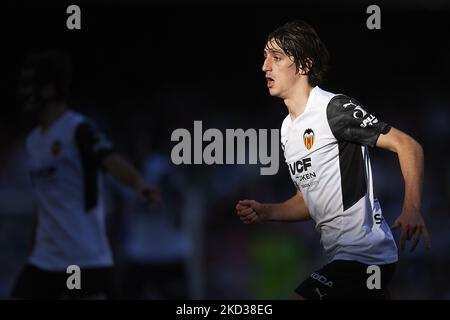 Bryan Gil aus Valencia während des LaLiga Santander-Spiels zwischen dem FC Valencia und dem FC Barcelona im Estadio Mestalla am 20. Februar 2022 in Valencia, Spanien. (Foto von Jose Breton/Pics Action/NurPhoto) Stockfoto