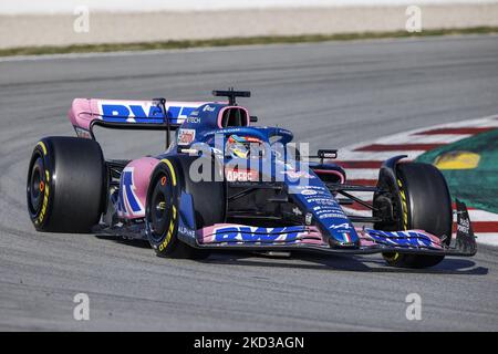 14 Fernando Alonso, BTW Alpine F1 Team, A522, Aktion während der Formel 1 Wintertests auf dem Circuit de Barcelona - Catalunya am 23. Februar 2022 in Barcelona, Spanien. (Foto von Xavier Bonilla/NurPhoto) Stockfoto