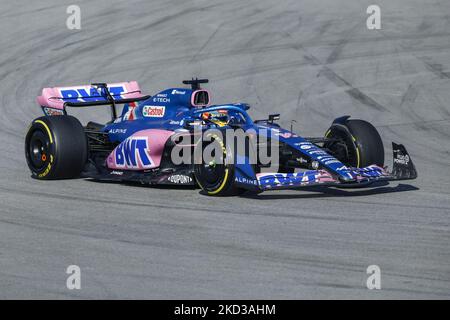 14 Fernando Alonso, BTW Alpine F1 Team, A522, Aktion während der Formel 1 Wintertests auf dem Circuit de Barcelona - Catalunya am 23. Februar 2022 in Barcelona, Spanien. (Foto von Xavier Bonilla/NurPhoto) Stockfoto