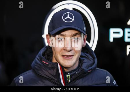 George Russell, Mercedes AMG Petronas Formel-1-Team, Portrait während der Formel 1 Wintertests auf dem Circuit de Barcelona - Catalunya am 24. Februar 2022 in Barcelona, Spanien. (Foto von Xavier Bonilla/NurPhoto) Stockfoto