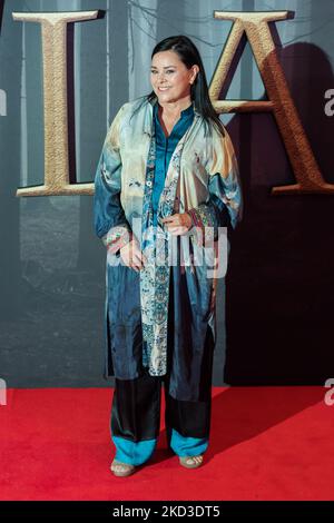 LONDON, GROSSBRITANNIEN - 24. FEBRUAR 2022: Diana Gabaldon nimmt an der Premiere der sechsten Staffel von „Outlander“ in der Royal Festival Hall am 24. Februar 2022 in London, England, Teil. (Foto von Wiktor Szymanowicz/NurPhoto) Stockfoto