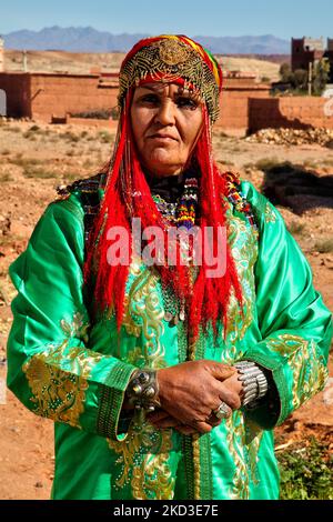 Berberin in schickes Gewand während eines Festivals in Ait Benhaddou, Marokko, Afrika. (Foto von Creative Touch Imaging Ltd./NurPhoto) Stockfoto