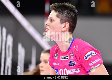 Ebrar Karakurt (Igor Gorgonzola Novara) beim Volleyball Italian Serie A1 Frauenspiel Il Bisonte Firenzola gegen Igor Gorgonzola Novara am 24. Februar 2022 im Pala Wanny in Florenz, Italien (Foto von Lisa Guglielmi/LiveMedia/NurPhoto) Stockfoto