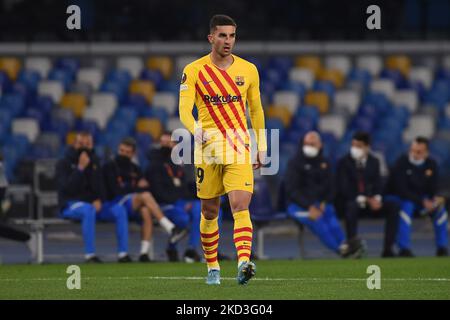 Ferran Torres vom FC Barcelona während der UEFA Europa League Knockout Round Play-Off das zweite Spiel zwischen dem SSC Napoli und dem FC Barcelona im Stadio Diego Armando Maradona Naples Italien am 24. Februar 2022. (Foto von Franco Romano/NurPhoto) Stockfoto