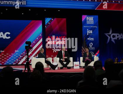 Sean Spicer, Mike Dunleavy und Harriet Hageman sprechen am 25. Februar 2022 beim jährlichen CPAC 2022 in Orlando, Florida. (Foto von Zach Roberts/NurPhoto) Stockfoto