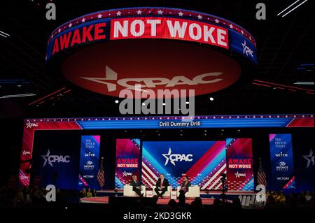 Sean Spicer, Mike Dunleavy und Harriet Hageman sprechen am 25. Februar 2022 beim jährlichen CPAC 2022 in Orlando, Florida. (Foto von Zach Roberts/NurPhoto) Stockfoto
