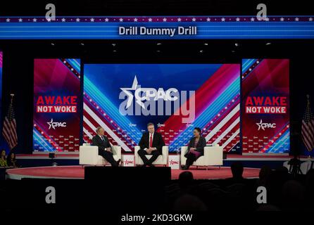 Sean Spicer, Mike Dunleavy und Harriet Hageman sprechen am 25. Februar 2022 beim jährlichen CPAC 2022 in Orlando, Florida. (Foto von Zach Roberts/NurPhoto) Stockfoto