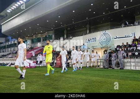 Al Sadd beginnt am 25. Februar 2022 elf Schritte auf dem Spielfeld vor dem QNB Stars League-Spiel zwischen Al Sadd und Al Duhail im Jassim bin Hamad Stadium in Doha, Katar. (Foto von Simon Holmes/NurPhoto) Stockfoto