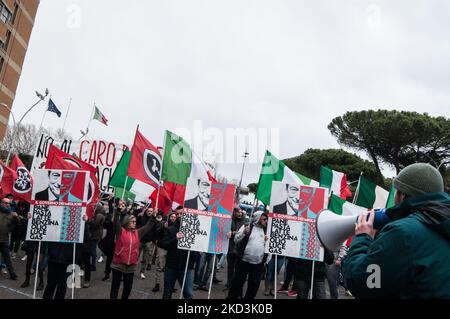 CasaPound Italia zeigt sich gegen die Erhöhung der Energiepreise und der Grundbedürfnisse, gegen die Rechte vor dem Ministerium für ökologische Transformation, in Rom, Italien, am 26. Februar 2022. (Foto von Andrea Ronchini/NurPhoto) Stockfoto