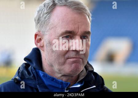 John Sheridan (Cheftrainer) von Oldham Athletic während des Spiels der Sky Bet League 2 zwischen Colchester United und Oldham Athletic am Samstag, den 26.. Februar 2022 im Weston Homes Community Stadium, Colchester. (Foto von Eddie Garvey/MI News/NurPhoto) Stockfoto