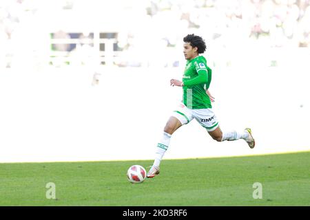 27.. Februar 2022, St. Gallen, Kybunpark, Super League: FC St.Gallen 1879 - Grasshopper Club Zürich, #33 Isaac Schmidt (St. Gallen) (Foto von Srdjan Radulovic/JustPicturs/LiveMedia/NurPhoto) KEINE VERWENDUNG IN DER SCHWEIZ. Stockfoto