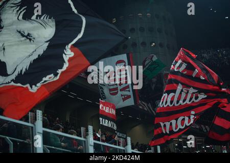 AC Milan Supporters während des AC Milan gegen den FC Internazionale, Coppa Italia Halbfinale, im Giuseppe Meazza Stadium am 1.. März 2022. (Foto von Alessio Morgese/NurPhoto) Stockfoto