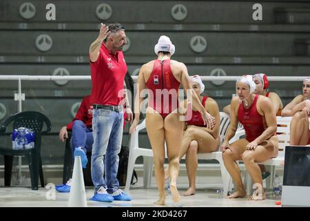 Cheftrainer Marco Capanna (SIS Roma) beim Wasserball-Spiel der italienischen Serie A1 Frauen SIS Roma gegen RN Florentia am 01. März 2022 im Polo Acquatico Frecciarossa in Roma, Italien (Foto: Luigi Mariani/LiveMedia/NurPhoto) Stockfoto